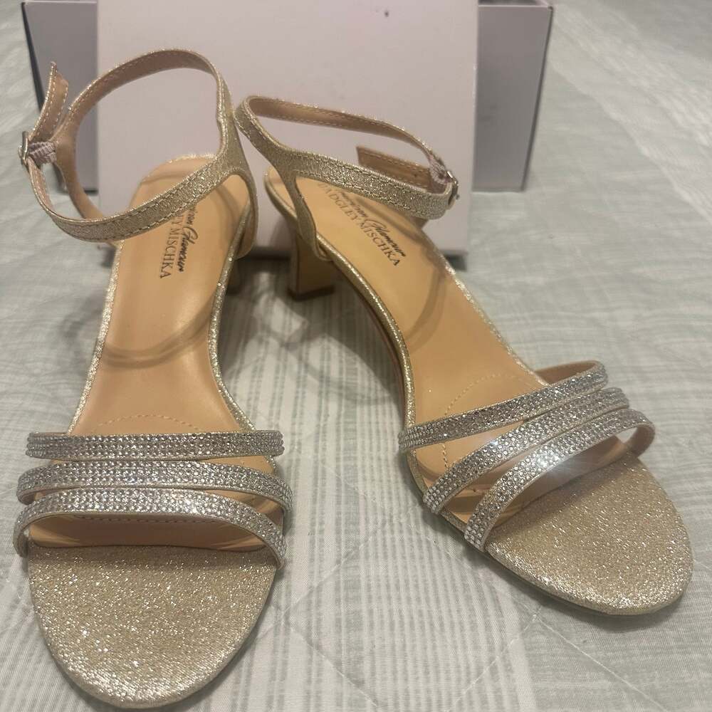 American Glamour Badgley Mischka Womens Kannon Heeled Sandals